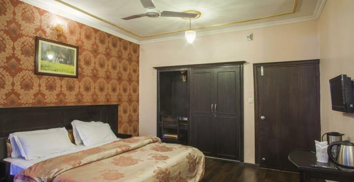 Hotel Pride Continental Srīnagar Exterior foto