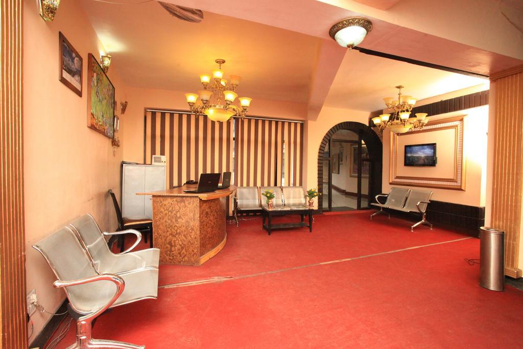 Hotel Pride Continental Srīnagar Exterior foto